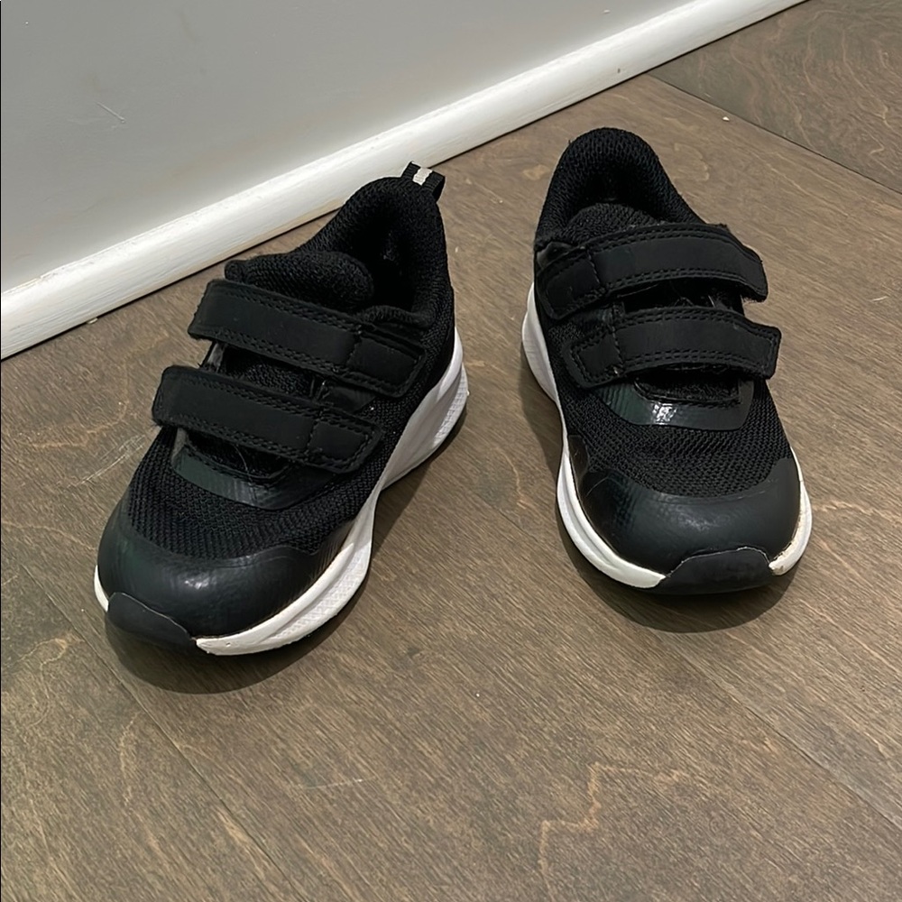 Boy 6T Black Sneakers play condition/pre-loved